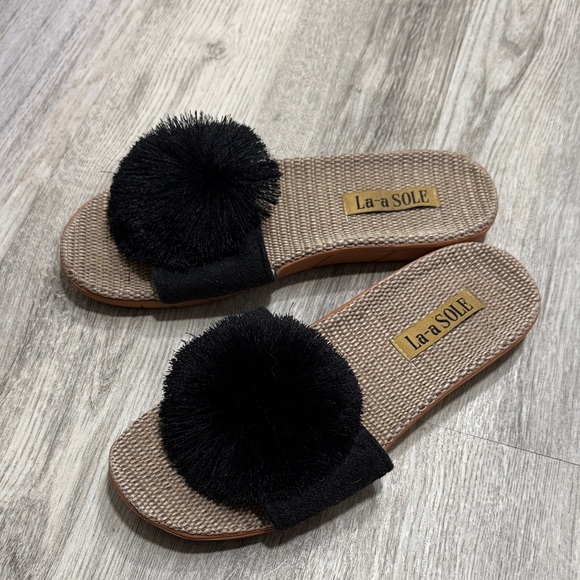 la-a sole Shoes - Black Pom-Pom Sandals